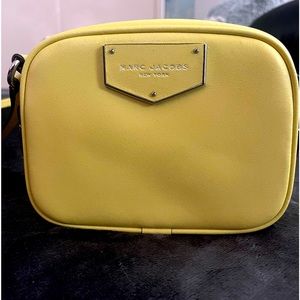 MARC JACOBS(BRAND NEW!!) NEVER WORN!!!!!!